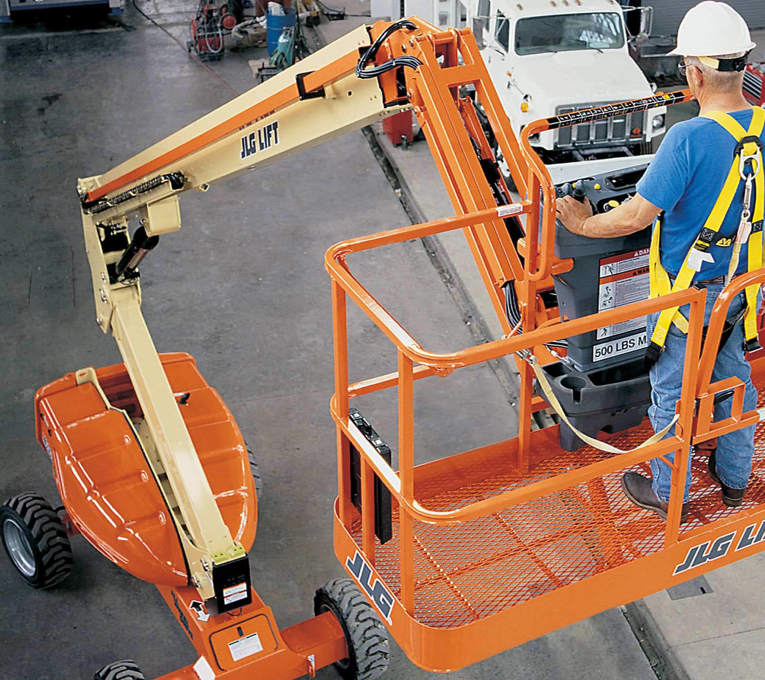 JLG M600JP